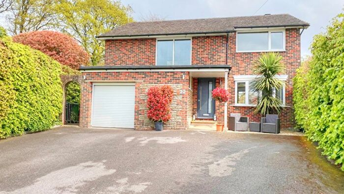 4 Bedroom Detached House For Sale In Buckmore Avenue, Petersfield, Hampshire, GU32