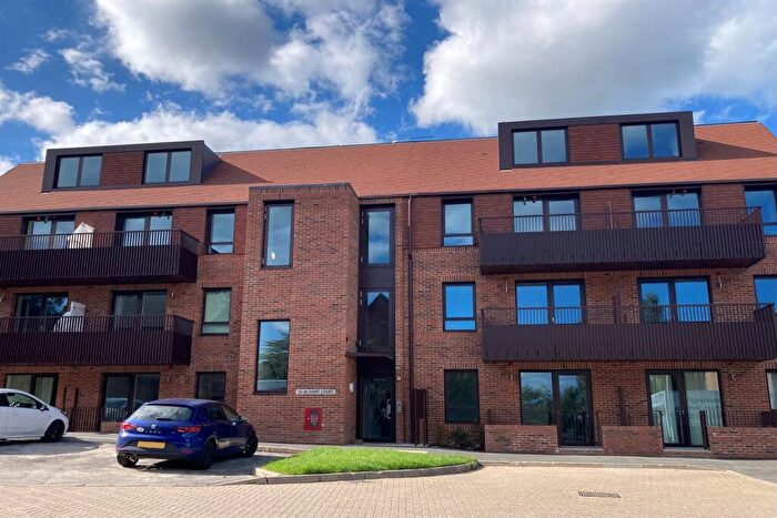 Apartment To Rent In Rowe Court, Grovelands Road, Reading, RG30