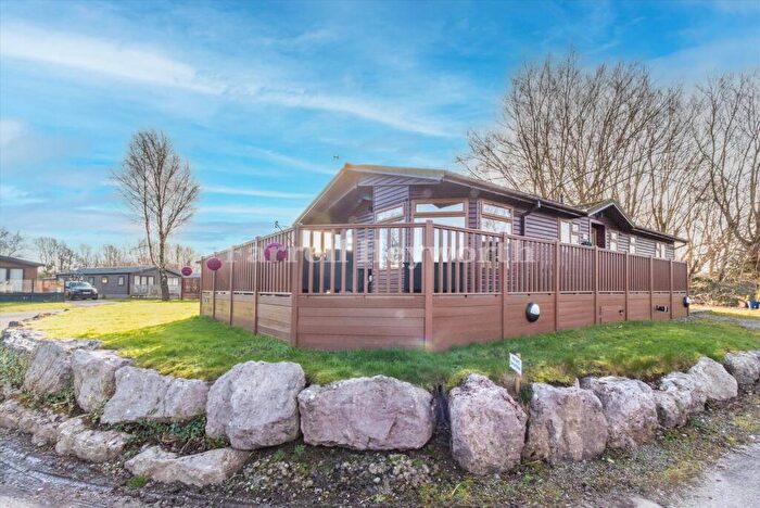 3 Bedroom Property For Sale In Borwick Lane, Dock Acres, Carnforth, LA6