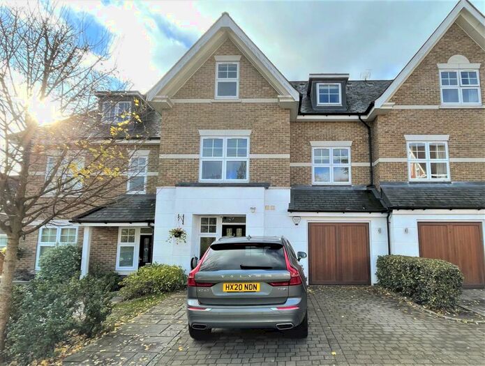 4 Bedroom Town House To Rent In Manor Place, Kingswood, KT20