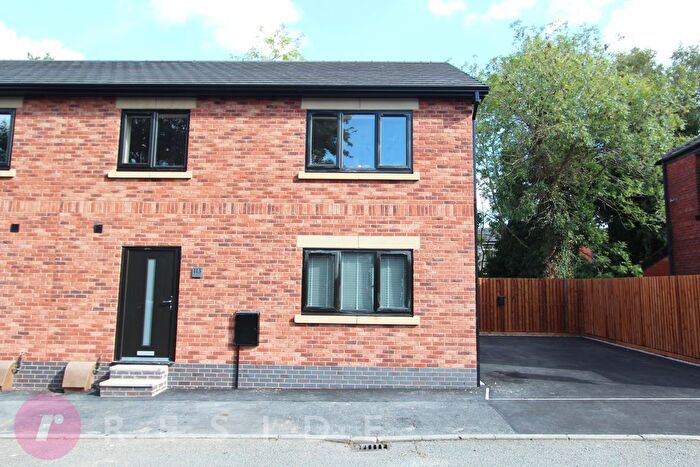 4 Bedroom Semi-Detached House For Sale In Platting Lane, Lowerplace, Rochdale, OL11
