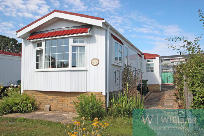 1 Bedroom Park Home For Sale In Medina Park, Folly Lane, East Cowes, Isle Of Wight, PO32