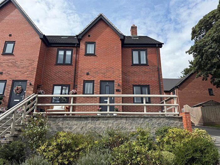 3 Bedroom Property For Sale In Banks Close, Bullbridge, DE56