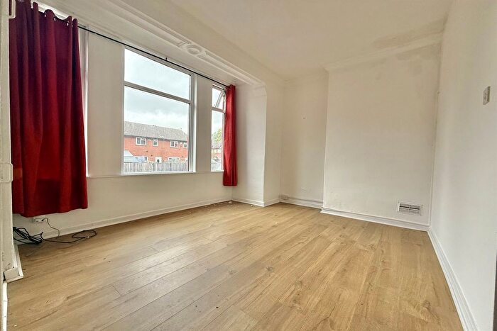 1 Bedroom Flat To Rent In Clarendon Road, Manchester, M16