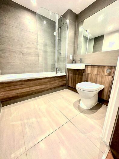 2 Bedroom Flat To Rent In Boulevard Drive, London, NW9