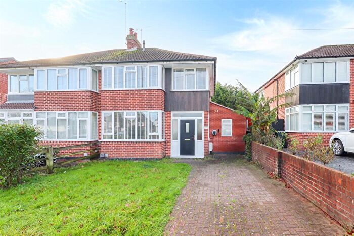 3 Bedroom Semi Detached House For Sale In Kenpas Highway, Finham, Coventry, CV3