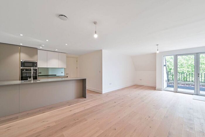 1 Bedroom Flat For Sale In Whetstone House, Finchley, London, N20