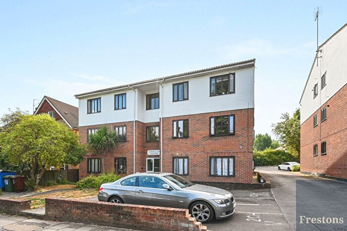 2 Bedroom Flat For Sale In Chaucer Court, Station Road, New Barnet, London, EN5