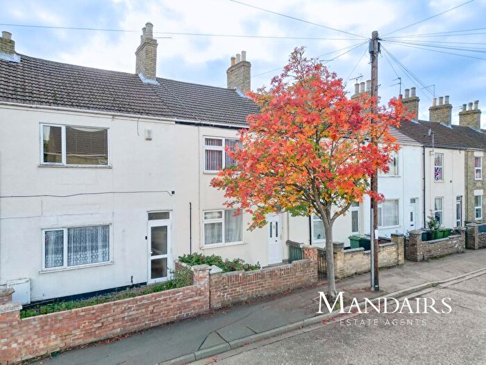3 Bedroom Terraced House To Rent In Queens Walk, Woodston, Peterborough, PE2