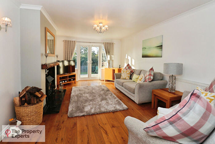 3 Bedroom Detached Bungalow For Sale In Moor Farm Close, Rugby, CV23