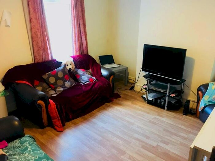 3 Bedroom House To Rent In Cathays Terrace, Cathays, Cardiff, CF24