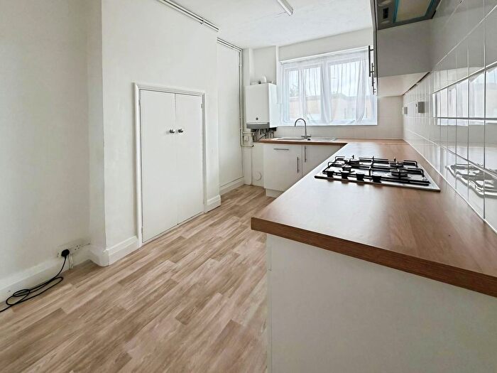 1 Bedroom Flat To Rent In Bromley Hill, Bromley, BR1