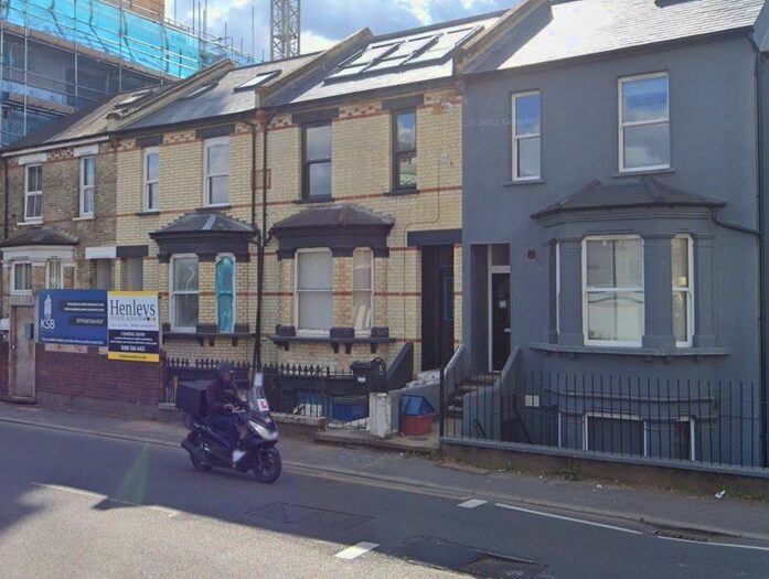 2 Bedroom Flat To Rent In Windmill Road, Brentford, TW8