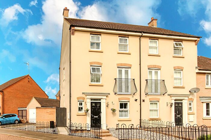 4 Bedroom Town House For Sale In Pym Close, Wellingborough, NN8