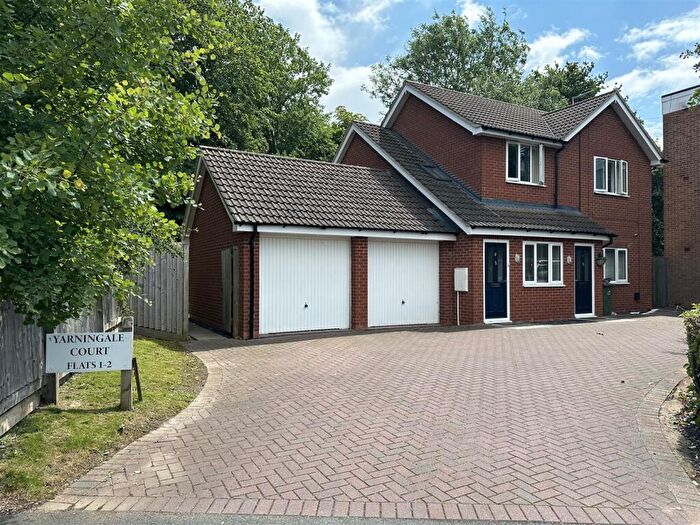 2 Bedroom Flat For Sale In Yarningale Road, Willenhall, Coventry * Two Double Bedrooms / Freehold *, CV3