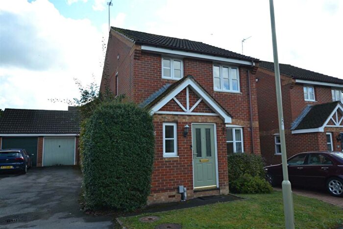 3 Bedroom Detached House To Rent In Browning Road, Church Crookham, GU52