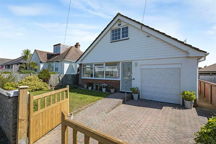 4 Bedroom Detached Bungalow For Sale In Horsham Avenue, Peacehaven, BN10