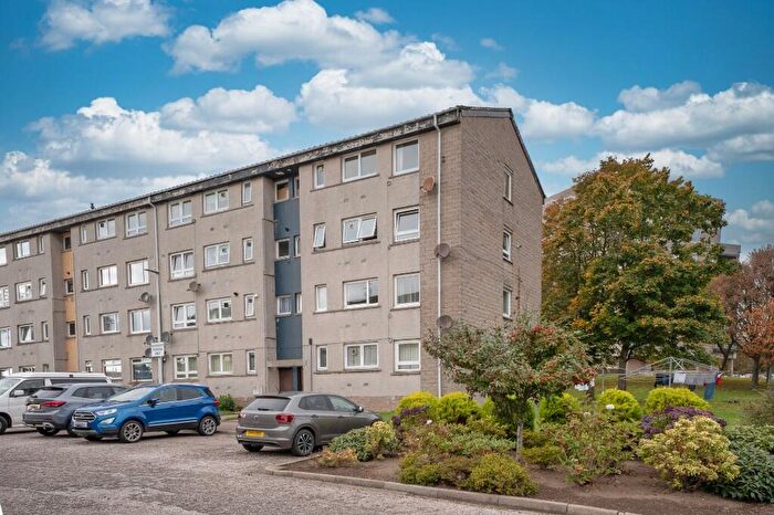 2 Bedroom Flat For Sale In Castleton Way, Aberdeen, Aberdeenshire, AB16