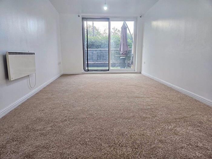 2 Bedroom Flat To Rent In Wooldridge Close, Feltham, TW14