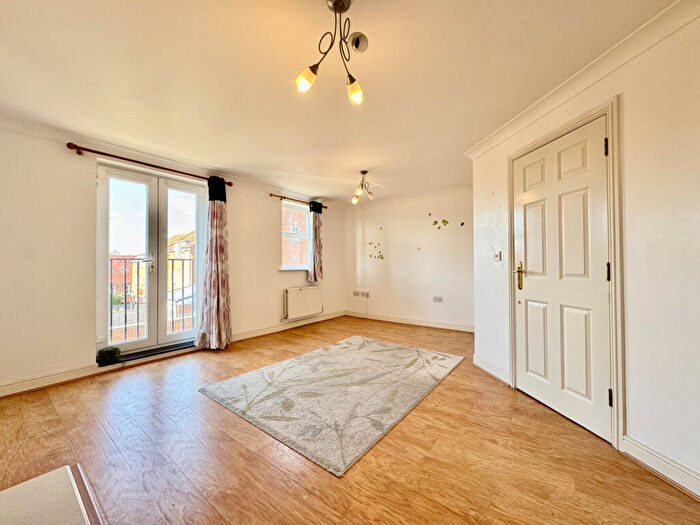 4 Bedroom Town House To Rent In Padstow Close, Orpington, Kent, BR6