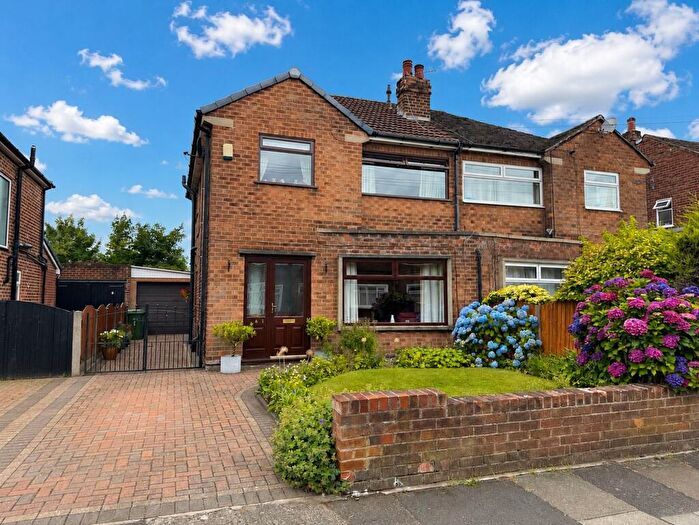 3 Bedroom Semi Detached House For Sale In Gaydon Road, Sale, M33