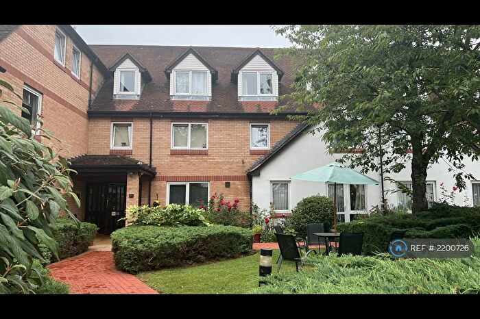 1 Bedroom Flat To Rent In Friern Watch, London, N12