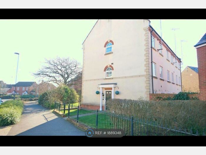 3 Bedroom End Of Terrace House To Rent In Pioneer Road, Swindon, SN25