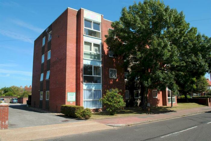 2 Bedroom Apartment To Rent In Laurier Court, Northcourt Road, Worthing, BN14