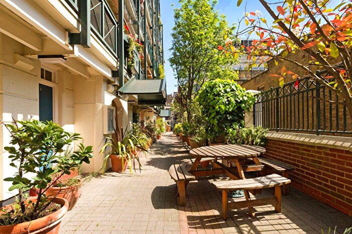 1 Bedroom Flat For Sale In Martlett Court, Covent Garden, London, WC2B