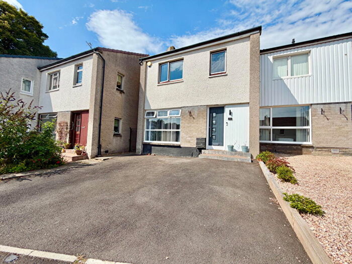 3 Bedroom Semi Detached House For Sale In Pardovan Place, Camelon, Falkirk, FK1