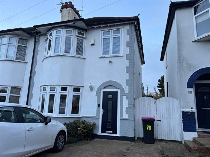 3 Bedroom End Of Terrace House To Rent In Rochester Drive, Westcliff-On-Sea, SS0