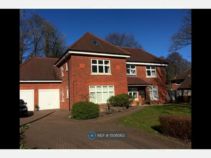 2 Bedroom Flat To Rent In Reigate, Reigate, RH2
