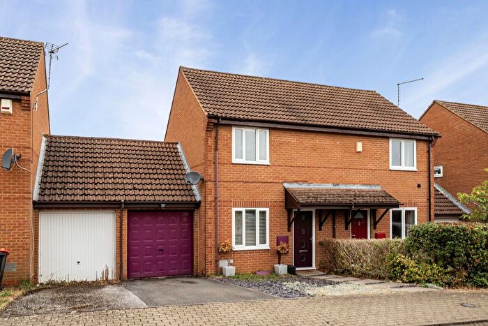 2 Bedroom Semi-Detached House For Sale In Wistmans, Bletchley Milton Keynes, MK4