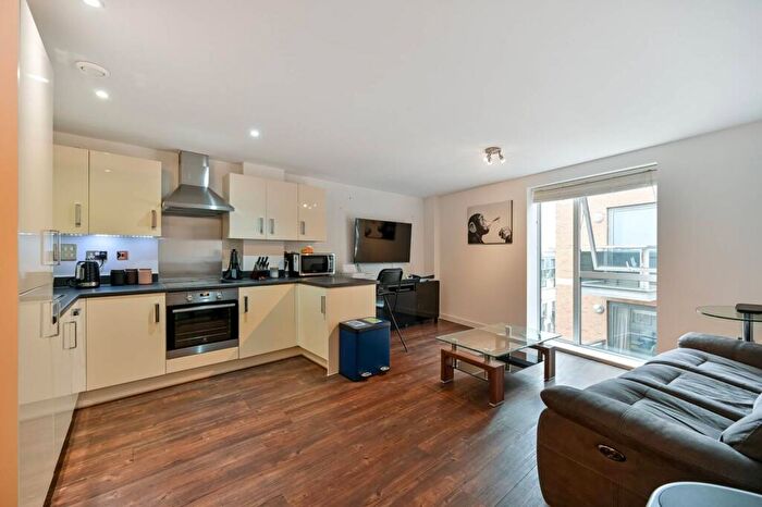 2 Bedroom Flat For Sale In Victoria Road, Surbiton, KT6