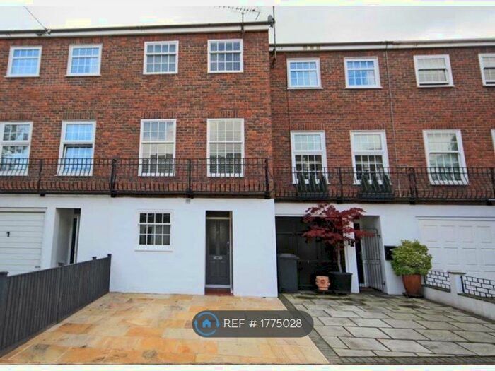 5 Bedroom Terraced House To Rent In Chepstow Close, London, SW15