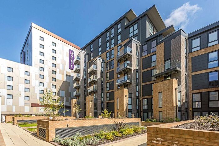 2 Bedroom Flat To Rent In Baltic Avenue, Brentford, TW8