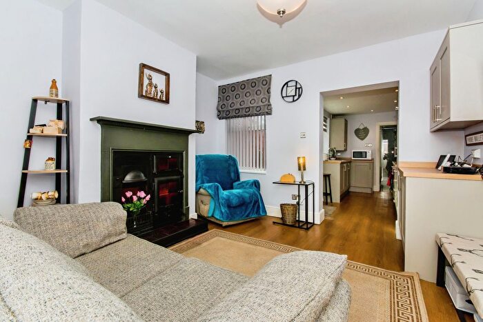 3 Bedroom Property To Rent In Windsor Terrace, Boston, PE21