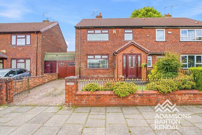 3 Bedroom Semi-Detached House For Sale In Derby Street, Heywood, OL10