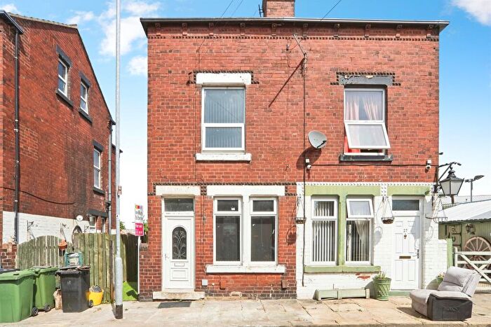 3 Bedroom Semi Detached House For Sale In Walford Road, Leeds, LS9