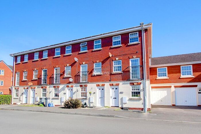 3 Bedroom Town House For Sale In Beaufort Square, Cardiff, CF24