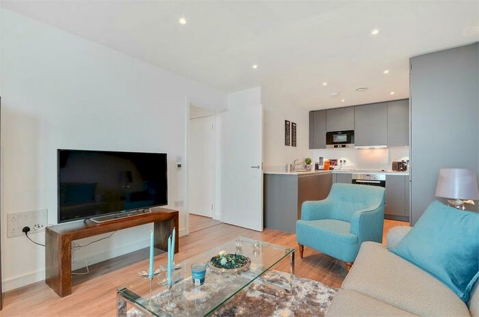 2 Bedroom Apartment To Rent In Pinnacle Apartments, Saffron Central Square, Croydon, CR0