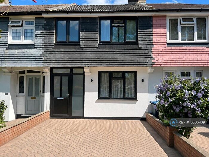 3 Bedroom Terraced House To Rent In Barnsbury Crescent, Surbiton, KT5