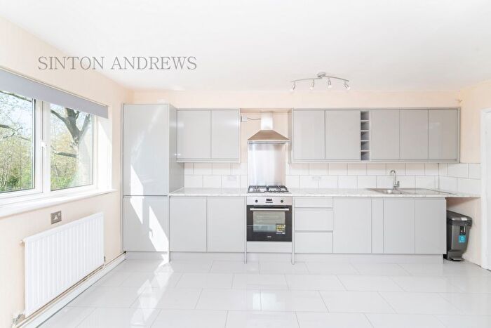 2 Bedroom Flat To Rent In High Trees Court, Manor Court, Hanwell, W7