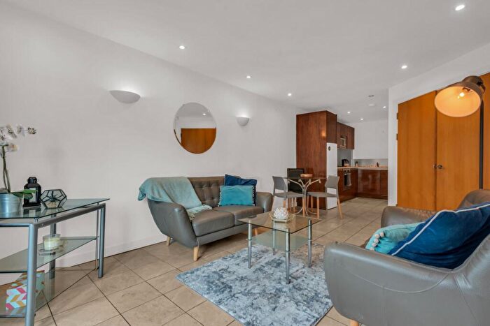 2 Bedroom Flat To Rent In Bennett Road, Leeds, LS6