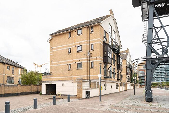 2 Bedroom Flat For Sale In Pepys Crescent, Silvertown, E16
