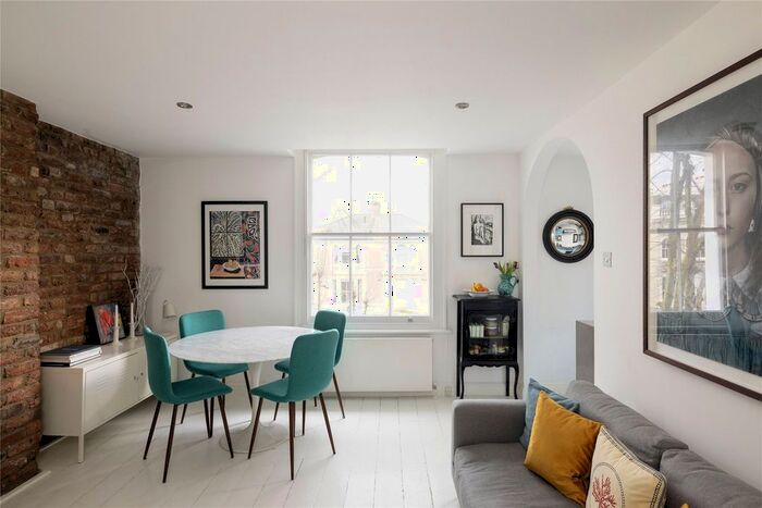 2 Bedroom Flat To Rent In Cambridge Gardens, North Kensington, London, W10