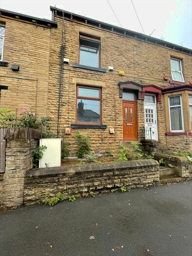 3 Bedroom Terraced House To Rent In Walker Terrace, Bradford, BD4