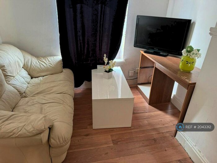 2 Bedroom Flat To Rent In Lower Breck Road, Liverpool, L6