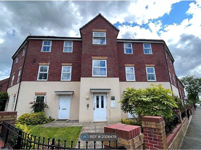 2 Bedroom Maisonette To Rent In Appleton Street, Manchester, M8