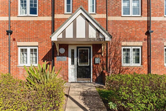 2 Bedroom Flat For Sale In Robinson Road, Ellesmere Port, Cheshire, CH65